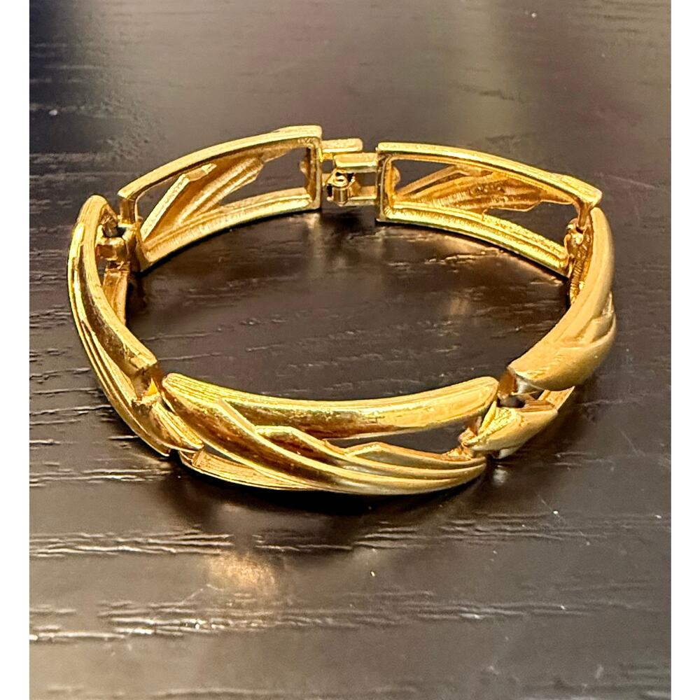 Vintage Signed Monet Gold Tone Geometric Link Bracelet 6.75”